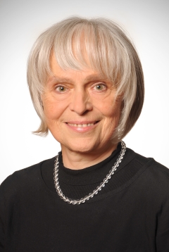 Edith Guba, Schülerin des Qigong-Großmeisters Guo Bingsen, Leiterin der Dao Yuan Schule für Qigong, Qigong-Heilerin